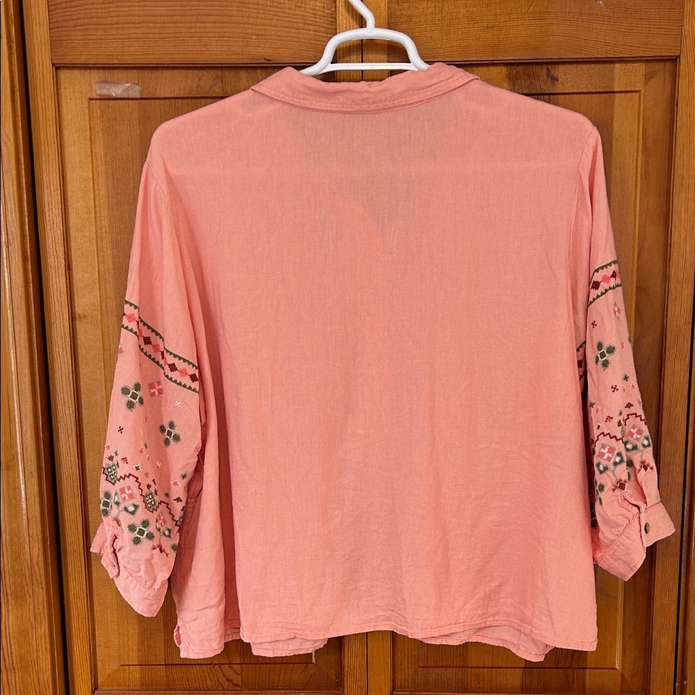 Canyon Retreat Coral Embroidered Linen Top Plus 2X New Button‑Down Roll‑Tab - Picture 6 of 11